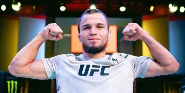 Умар Нурмагомедов проиграл Мерабу Двалишвили в титульном поединке на UFC 311