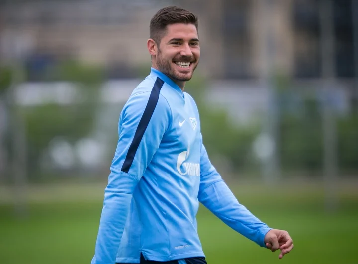 Бывший полузащитник «Зенита» Хави Гарсия завершил карьеру: «Спасибо всем за то, что воплотили в жизнь мечту ребенка из Мурсии» Бывший полузащитник «Зенита» Хави Гарсия завершил карьеру: «Спасибо всем за то, что воплотили в жизнь мечту ребенка из Мурсии»