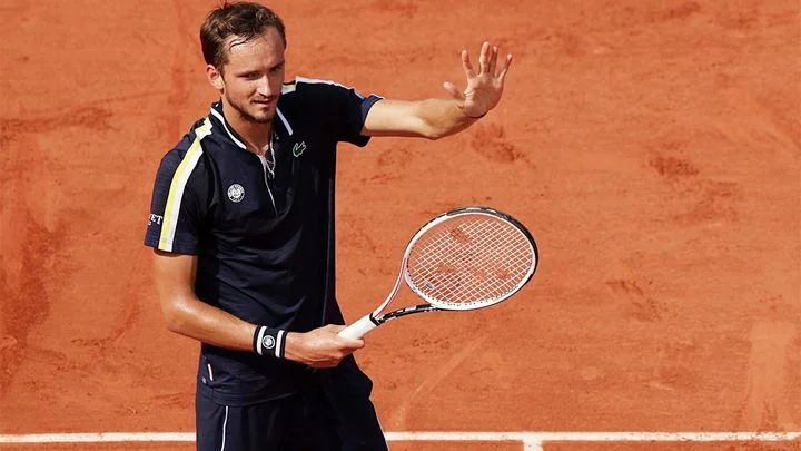 Даниил Медведев: «В первые одну-две недели тренировок на грунте я понимаю, что могу проиграть любому» Даниил Медведев: «В первые одну-две недели тренировок на грунте я понимаю, что могу проиграть любому»