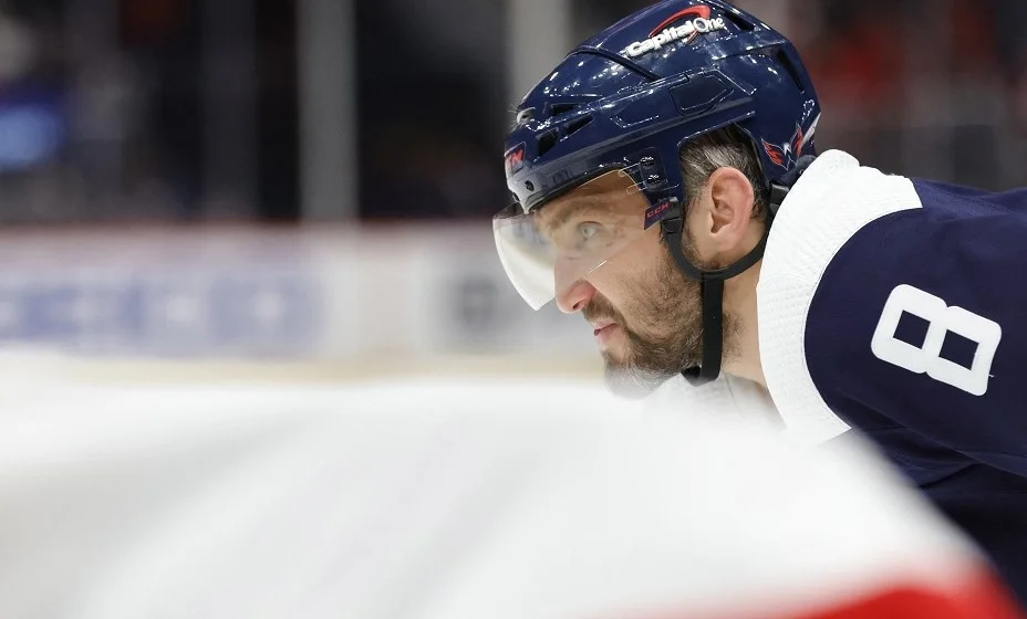 Обладатель Кубка Стэнли потребовал НХЛ остановить контракты со всеми российскими игроками Обладатель Кубка Стэнли потребовал НХЛ остановить контракты со всеми российскими игроками