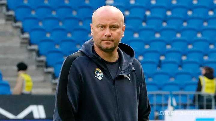 Дмитрий Хохлов: «Сочи» хочет показывать зрелищный атакующий футбол» Дмитрий Хохлов: «Сочи» хочет показывать зрелищный атакующий футбол»