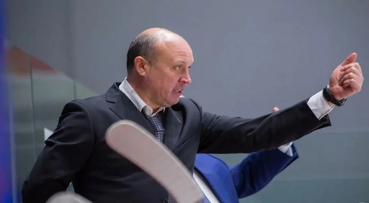 Олег Болякин после 1:2 с «Амуром»: «В третьем периоде за две секунды могли спасти матч, но вместо броска по воротам начали выдумывать лишние передачи» Олег Болякин после 1:2 с «Амуром»: «В третьем периоде за две секунды могли спасти матч, но вместо броска по воротам начали выдумывать лишние передачи»