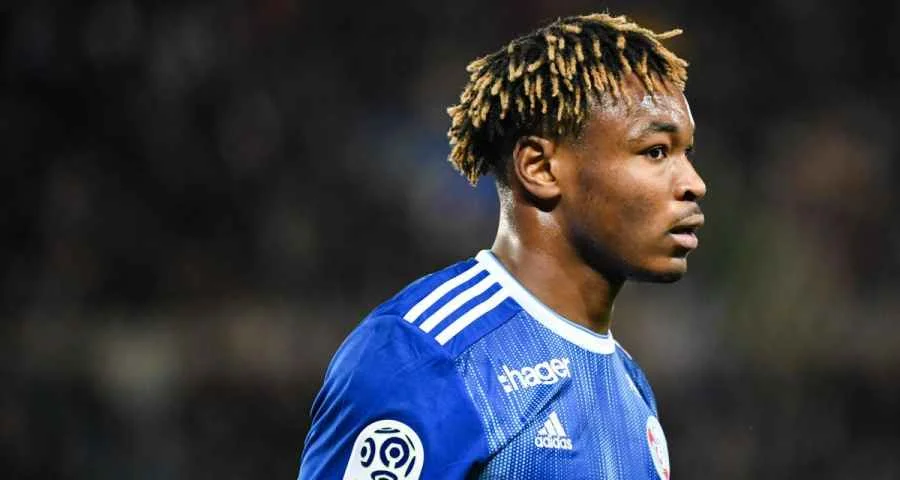 ПСЖ может купить защитника «Лейпцига» Симакана