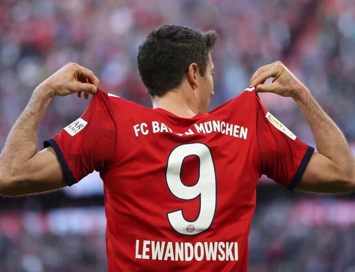 «Барселона» хочет, чтобы Левандовски играл под девятым номером для лучшей продажи футболок