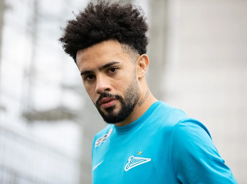 Агент Сафонов: «Зенит» финансово удержал Вендела и Клаудиньо, но сегодня продается все Агент Сафонов: «Зенит» финансово удержал Вендела и Клаудиньо, но сегодня продается все