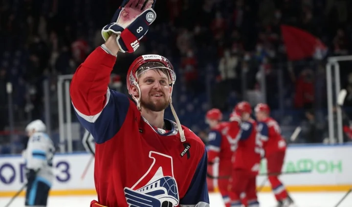 Денис Баранцев перешел в «Автомобилист» Денис Баранцев перешел в «Автомобилист»