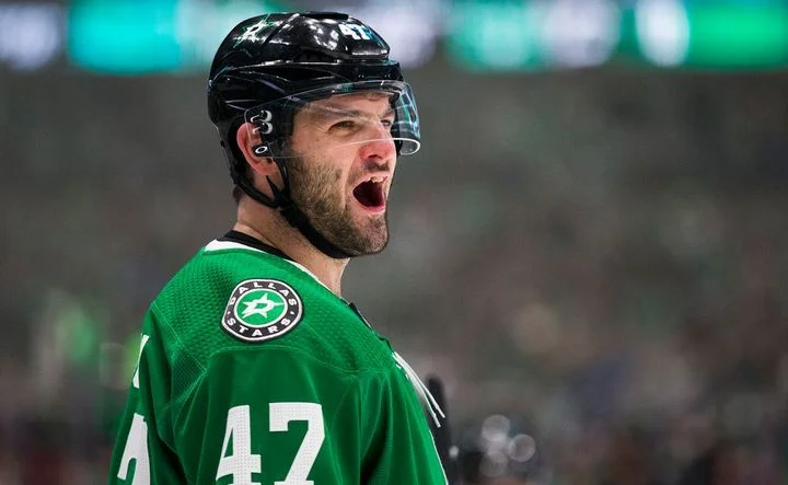 Виталий Прошкин: «Приезд Радулова, особенно когда хорошие игроки уезжают, а иностранцев практически не будет, будет плюсом и для «Ак Барса», и для КХЛ» Виталий Прошкин: «Приезд Радулова, особенно когда хорошие игроки уезжают, а иностранцев практически не будет, будет плюсом и для «Ак Барса», и для КХЛ»