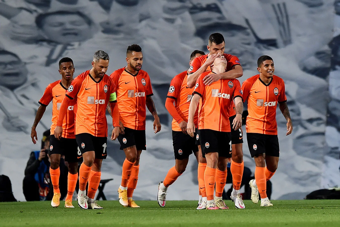 Легионеры «Шахтера» и «Динамо» попросили власти Бразилии вывезти их из Украины Легионеры «Шахтера» и «Динамо» попросили власти Бразилии вывезти их из Украины