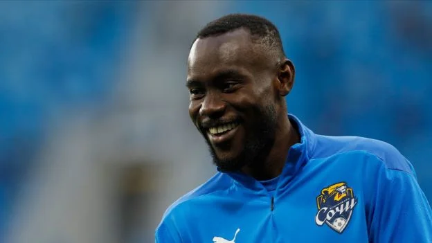 Агент Ангбана настаивает на уходе полузащитника из «Сочи» Агент Ангбана настаивает на уходе полузащитника из «Сочи»