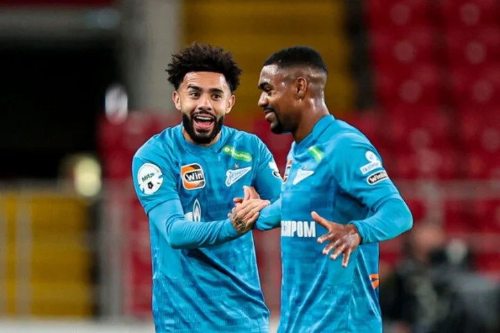 Василий Уткин: «Малком и Клаудиньо подали документы на получение российского гражданства. Не вижу в этом ничего дурного» Василий Уткин: «Малком и Клаудиньо подали документы на получение российского гражданства. Не вижу в этом ничего дурного»