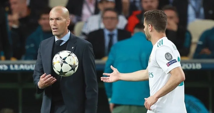 Зидан уходит из «Реала», а Перес начинает войну с «Атлетико». Новым тренером может стать Рауль