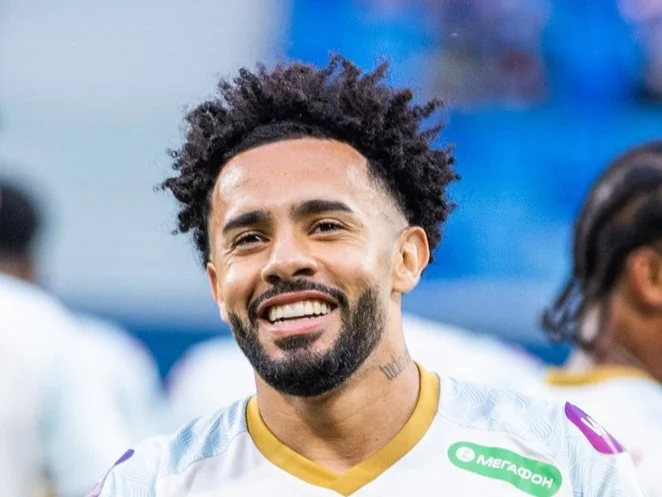 Агент назвал ложью информацию о переходе Клаудиньо во «Фламенго» Агент назвал ложью информацию о переходе Клаудиньо во «Фламенго»