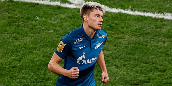 Хавбек «Зенита» Андрей Мостовой: «У нас с Бакаевым разные позиции и качества, поэтому конкуренции с ним я не боюсь»