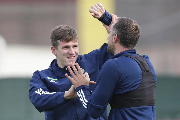 Александр Шикунов: «У Соболева и Дзюбы одинаковый формат, но у Артёма выше класс» Александр Шикунов: «У Соболева и Дзюбы одинаковый формат, но у Артёма выше класс»