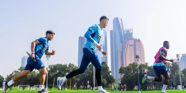 «Зенит» могут выселить из отеля в Абу-Даби из-за мирных переговоров России и Украины «Зенит» могут выселить из отеля в Абу-Даби из-за мирных переговоров России и Украины