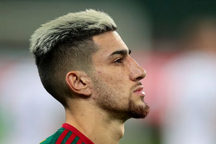 Хавбек «Локо» Педриньо: «После ухода Цорна и Циннбауэра я перестал играть в старте. Я прилетел из Бразилии не для того, чтобы сидеть на лавке» Хавбек «Локо» Педриньо: «После ухода Цорна и Циннбауэра я перестал играть в старте. Я прилетел из Бразилии не для того, чтобы сидеть на лавке»