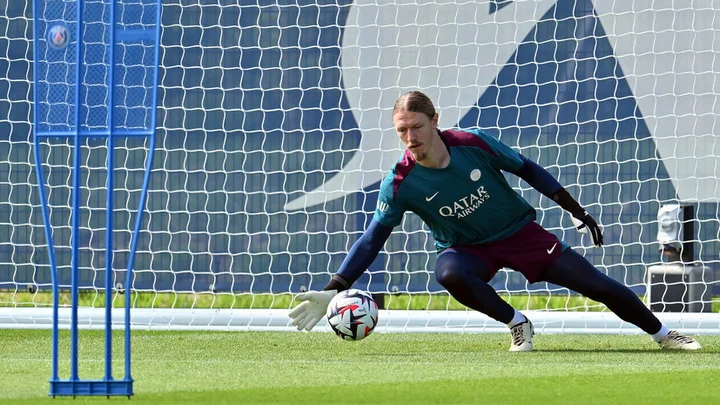 Игорь Обухов: «Сафонов – профессионал, работает на максимуме и знает своё дело. Поэтому уже тренерский штаб ПСЖ будет решать, ставить его в состав или нет» Игорь Обухов: «Сафонов – профессионал, работает на максимуме и знает своё дело. Поэтому уже тренерский штаб ПСЖ будет решать, ставить его в состав или нет»