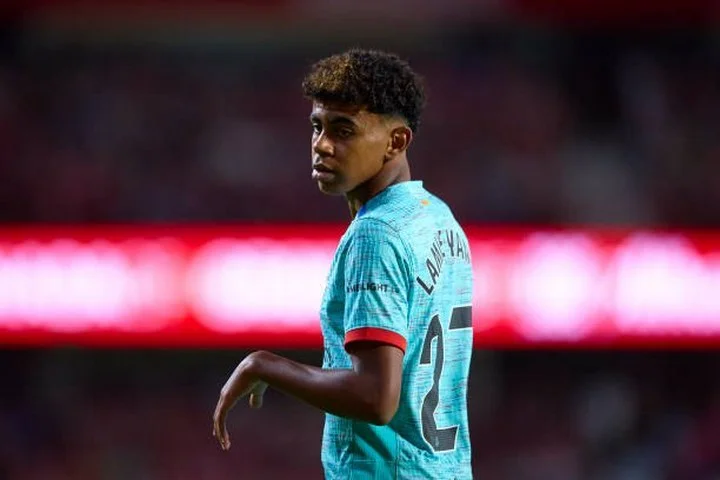 Нападающий «Барселоны» Ламин Ямал получил травму бедра. Он выбыл на неопределённый срок Нападающий «Барселоны» Ламин Ямал получил травму бедра. Он выбыл на неопределённый срок