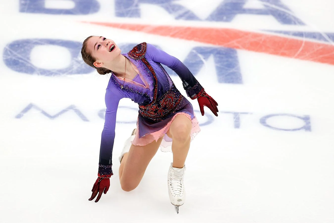 Фигуристка Акатьева выиграла финал Кубка России среди юниоров, Петросян — вторая Фигуристка Акатьева выиграла финал Кубка России среди юниоров, Петросян — вторая