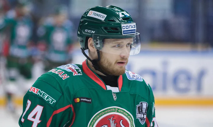 Защитник «Ак Барса» Василий Токранов о 2:3 с «Барысом»: «Моменты есть, но не хочет шайба идти в ворота» Защитник «Ак Барса» Василий Токранов о 2:3 с «Барысом»: «Моменты есть, но не хочет шайба идти в ворота»