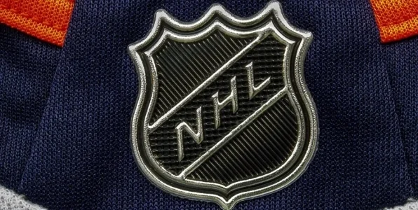 Губерниев: НХЛ закрутила гайки, так как приезд Кубка Стэнли в Россию не принесет денег Губерниев: НХЛ закрутила гайки, так как приезд Кубка Стэнли в Россию не принесет денег