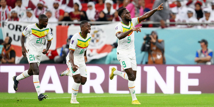 В начале второго тайма Фамара Дьедиу увеличил преимущество Сенегала над Катаром. Идет 70 минута. У команд по две желтые карточки