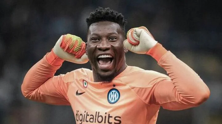 Рио Фердинанд об Онана: «Существует не так много вратарей, к игре против которых надо готовиться! Он почти как еще один полевой игрок» Рио Фердинанд об Онана: «Существует не так много вратарей, к игре против которых надо готовиться! Он почти как еще один полевой игрок»