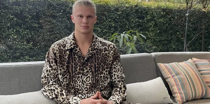 Холанд покупает виллу в Испании. Он считает, что там будет его второй дом