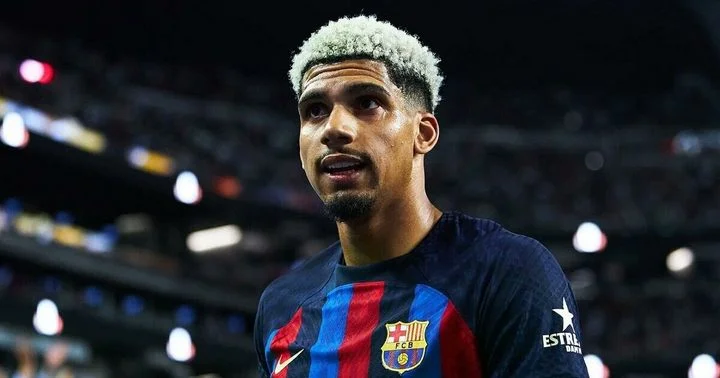 Рональд Араухо: «Мое будущее зависит от клуба. Очень благодарен Хави» Рональд Араухо: «Мое будущее зависит от клуба. Очень благодарен Хави»