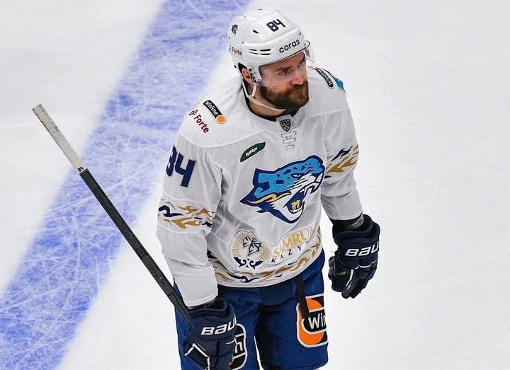 Форвард «Барыса» Кирилл Савицкий выбыл на три игры из-за травмы