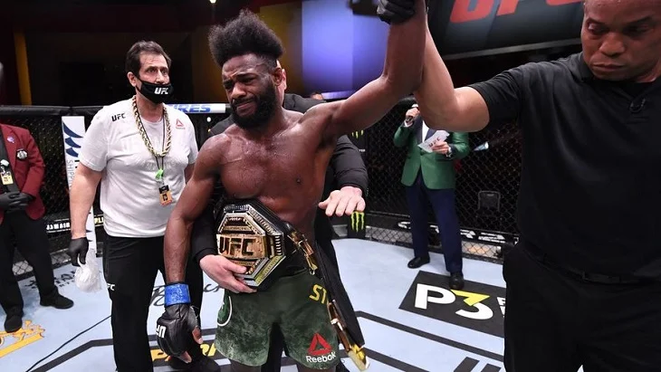 Стерлинг и О’Мэлли подерутся в главном событии UFC 292 Стерлинг и О’Мэлли подерутся в главном событии UFC 292