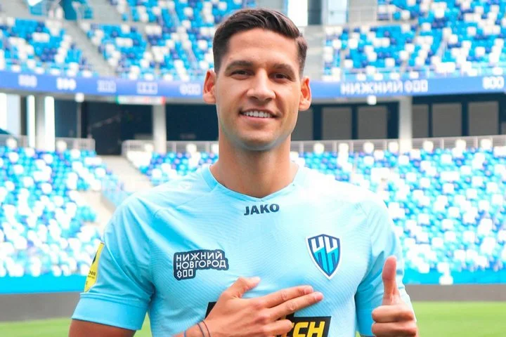 Защитник «Пари НН» Акош Кечкеш: «Клубы РПЛ сейчас не могут играть в еврокубках, но это не значит, что чемпионат стал слабее» Защитник «Пари НН» Акош Кечкеш: «Клубы РПЛ сейчас не могут играть в еврокубках, но это не значит, что чемпионат стал слабее»