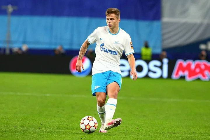 Сергей Семак рассказал, почему не отпускает Кругового в аренду: «Ему нужно работать – когда выглядит хорошо, он играет. Место мы ему найдем – главное, чтобы он играл» Сергей Семак рассказал, почему не отпускает Кругового в аренду: «Ему нужно работать – когда выглядит хорошо, он играет. Место мы ему найдем – главное, чтобы он играл»