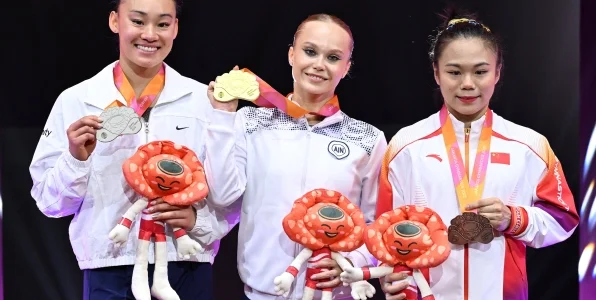 Роднина считает, что победы Мельниковой помогут России вернуть флаг и гимн