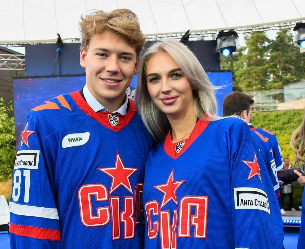 «Три месяца слушала, какая я шалава»: экс-жена игрока СКА Грицюка сделала скандальное заявление про хоккеиста «Три месяца слушала, какая я шалава»: экс-жена игрока СКА Грицюка сделала скандальное заявление про хоккеиста