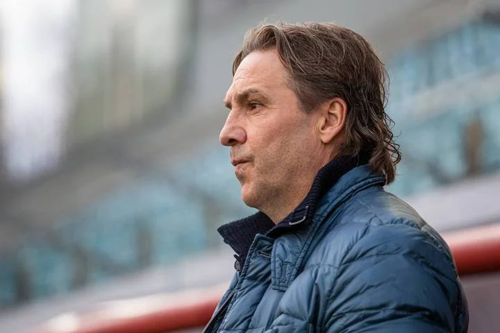 Сергей Юран о 0:2 с «Зенитом»: «План, который был – работал. К сожалению, красная карточка сломала игру» Сергей Юран о 0:2 с «Зенитом»: «План, который был – работал. К сожалению, красная карточка сломала игру»