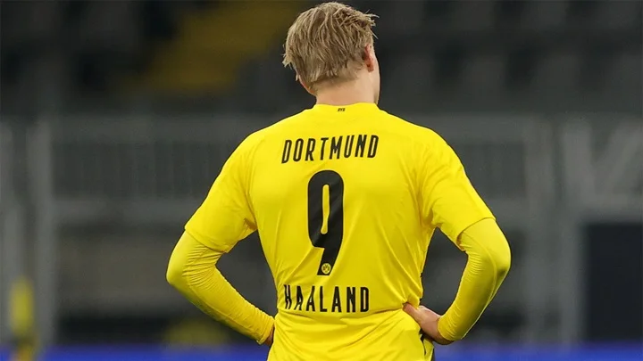 Холанд отклонил первое предложение «Манчестер Сити» Холанд отклонил первое предложение «Манчестер Сити»