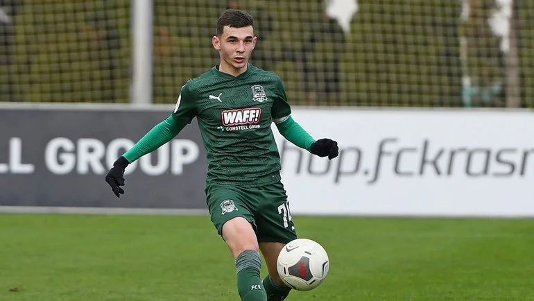 Сперцян забил со штрафного в матче «Спартак» - «Краснодар» Сперцян забил со штрафного в матче «Спартак» - «Краснодар»