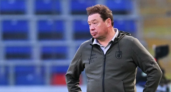 Слуцкий о том, почему не подошел к фанатам после вылета «Рубина» из РПЛ: «Секундную слабость, думаю, можно простить» Слуцкий о том, почему не подошел к фанатам после вылета «Рубина» из РПЛ: «Секундную слабость, думаю, можно простить»