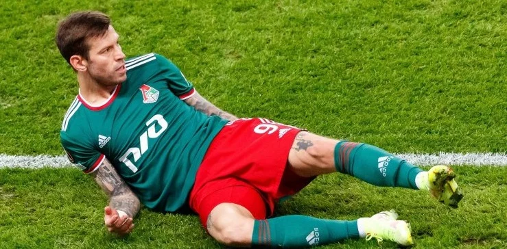 Много суеты и ноль ударов в створ. «Локомотив» уступил «Галатасараю»