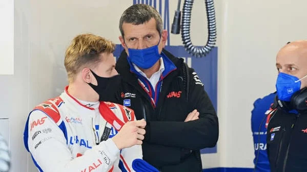 Штайнер о Шумахере: «Обгоны в «Ф-1» - что-то новое для него. Нужно приспособиться» Штайнер о Шумахере: «Обгоны в «Ф-1» - что-то новое для него. Нужно приспособиться»