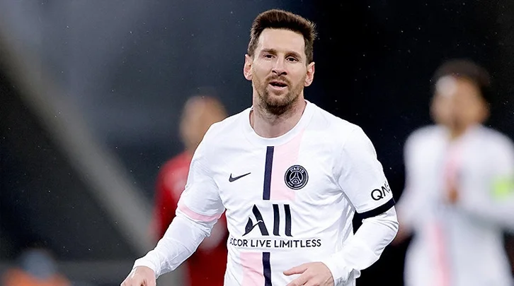 Лионель Месси не собирается уходить из ПСЖ этим летом Лионель Месси не собирается уходить из ПСЖ этим летом