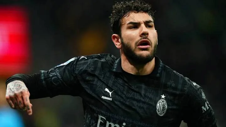 Гол Тео Эрнандеса принес «Милану» победу над «Наполи» Гол Тео Эрнандеса принес «Милану» победу над «Наполи»