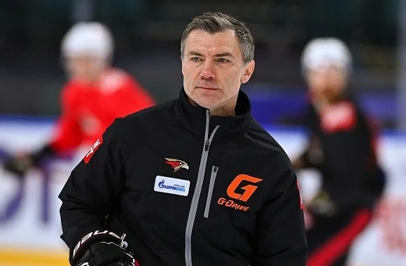 Крикунов: Звягин - умный и серьезный парень, у него получится в «Авангарде» Крикунов: Звягин - умный и серьезный парень, у него получится в «Авангарде»