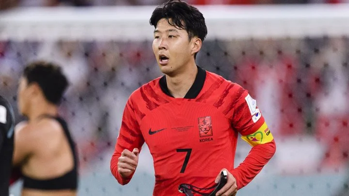 Сон Хын Мин: «Если я больше не могу бежать физически, то я ничего с этим не поделаю. Но если я могу передвигаться, то я обязан отдаться команде на 100%» Сон Хын Мин: «Если я больше не могу бежать физически, то я ничего с этим не поделаю. Но если я могу передвигаться, то я обязан отдаться команде на 100%»