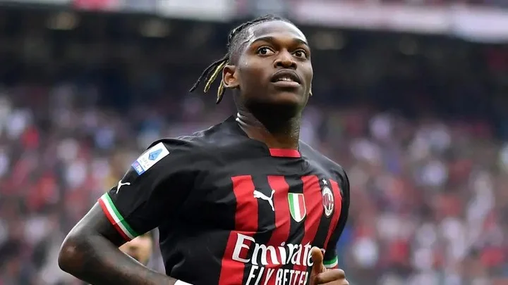 Стефано Пиоли: «Рост Рафаэла Леау – 190 см, мало какой защитник способен с ним тягаться. Так что в этом аспекте ему немного прибавить» Стефано Пиоли: «Рост Рафаэла Леау – 190 см, мало какой защитник способен с ним тягаться. Так что в этом аспекте ему немного прибавить»