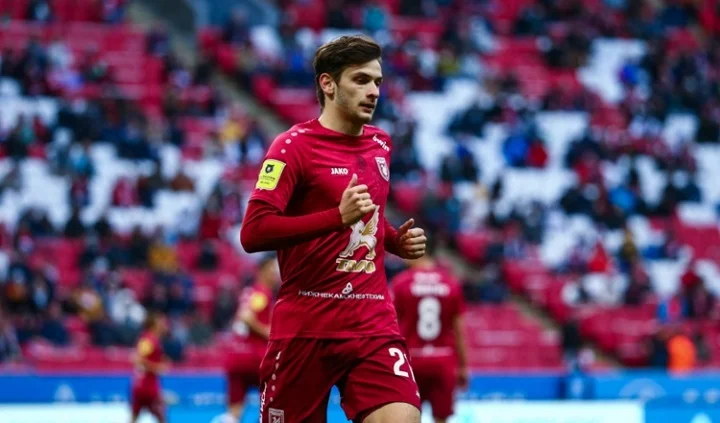 «Наполи» намерен подписать Хвичу летом «Наполи» намерен подписать Хвичу летом