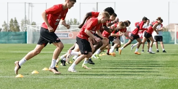 Рианчо: «Спартак» может оказать серьезную конкуренцию «Зениту» в чемпионской гонке Рианчо: «Спартак» может оказать серьезную конкуренцию «Зениту» в чемпионской гонке