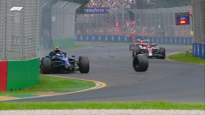 В квалификации Гран-при Австралии столкнулись Стролл и Латифи