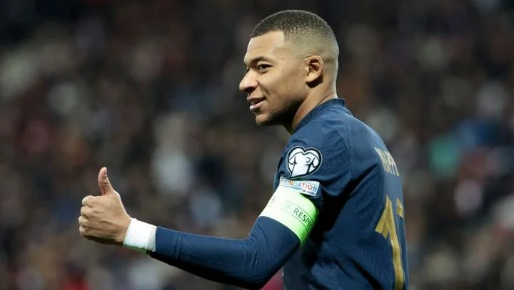 Жан-Пьер Папен: «Когда тебе нет и 25 лет, а ты уже забил 300 голов, лучшее еще впереди. Мбаппе дышит футболом» Жан-Пьер Папен: «Когда тебе нет и 25 лет, а ты уже забил 300 голов, лучшее еще впереди. Мбаппе дышит футболом»